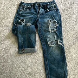 AE tomgirl  distressed jeans